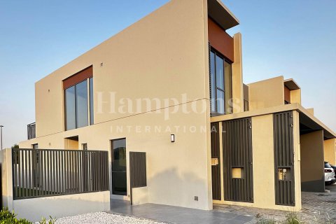 Villa in Dubai Land, Dubai 4 bedrooms, 324.51017900 sq.m. № 63885 - photo 4