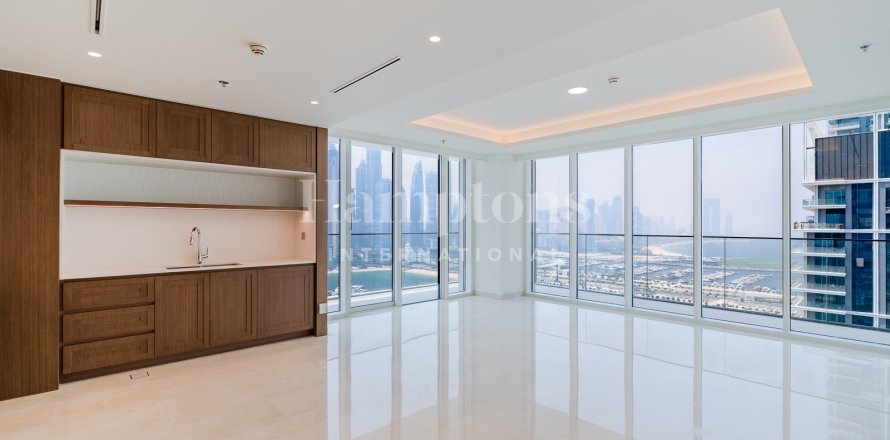 Apartment in Dubai Harbour, Dubai 3 bedrooms, 177.723 sq.m. № 63887