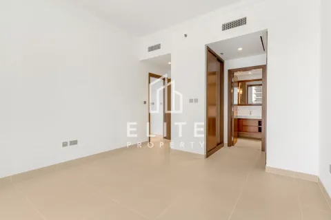 Apartment in EMAAR Beachfront, Dubai Harbour, Dubai 2 bedrooms, 124 sq.m. № 121709 - photo 11