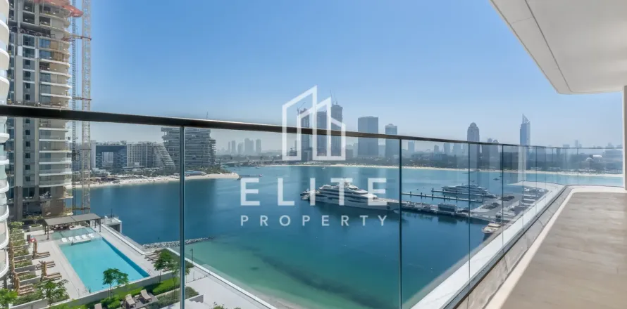 Apartment in EMAAR Beachfront, Dubai Harbour, Dubai 2 bedrooms, 124 sq.m. № 121709