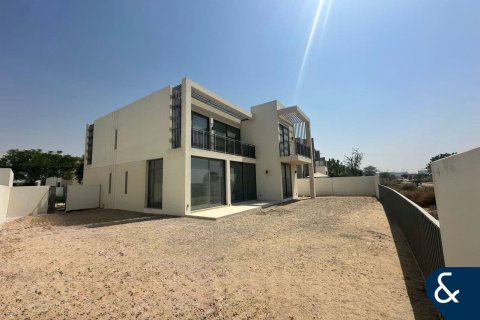 Villa en EMAAR South, Dubai South (Dubai World Central), Dubai, 5 dormitorios, 355 m², № 75266 - foto 1