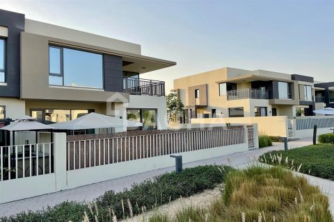 Villa à Maple 2, Dubai Hills Estate, Dubai, 5 chambres, 250.8 m², № 6664 - photo 2
