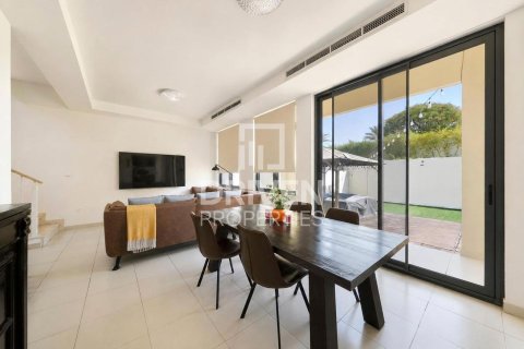 Villa in Mira Oasis, Reem, Dubai 3 bedrooms, 308.35 sq.m. № 128500 - photo 11