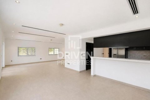 Villa à Jumeirah Park, Dubai, 3 chambres, 627.47 m², № 137039