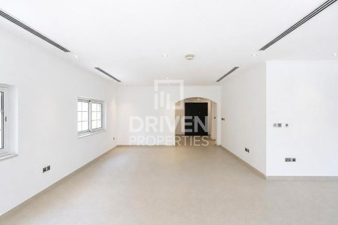 Villa à Jumeirah Park, Dubai, 3 chambres, 627.47 m², № 137039 - photo 2