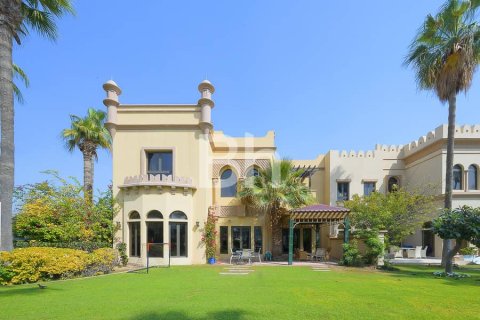 Купить виллу в Пальме Джумейре, Дубай: 4 спальни, 470м², № 58590 - фото 1