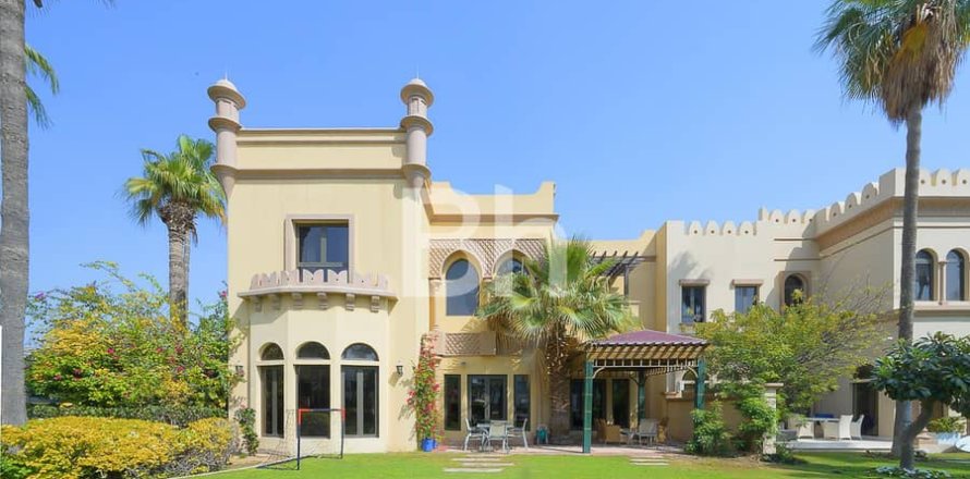 Вилла в Пальме Джумейре, Дубай, 4 спальни, 470м², № 58590