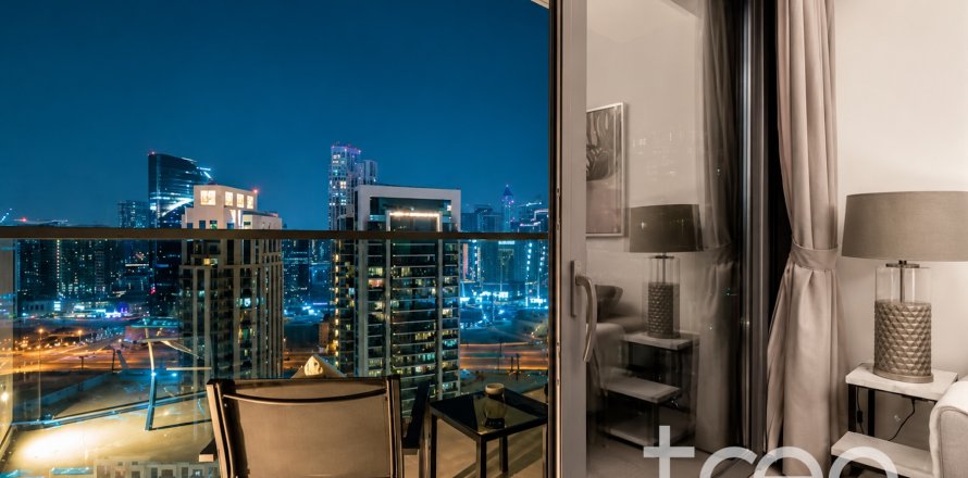 Apartamento en Burj Khalifa, Dubai, 2 dormitorios, 103.22 m², № 119999