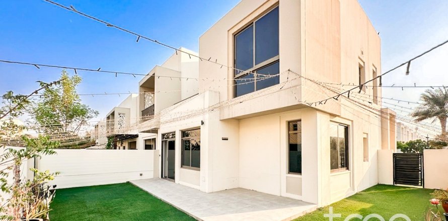 Townhouse in Hayat Townhouses, Town Square, Dubai 4 bedrooms, 269.79 sq.m. № 120000