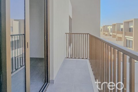 Снять в аренду таунхаус в Дубае: 3 спальни, 185.9м², № 120005 - фото 7