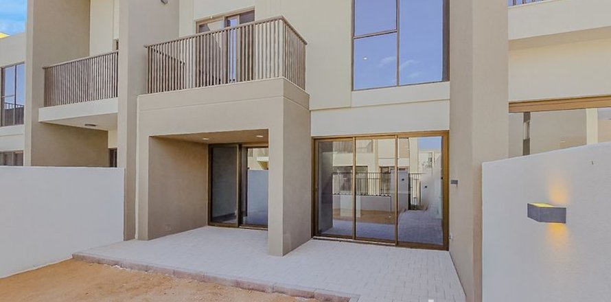 Таунхаус в Дубае, 3 спальни, 185.9м², № 120005