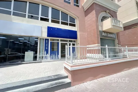 Купить магазин в Джумейра Вилладж Серкл, Дубай: 71м², № 71106 - фото 1