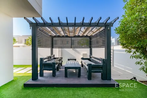 Townhouse in Dubai 4 bedrooms, 225 sq.m. № 71107 - photo 19