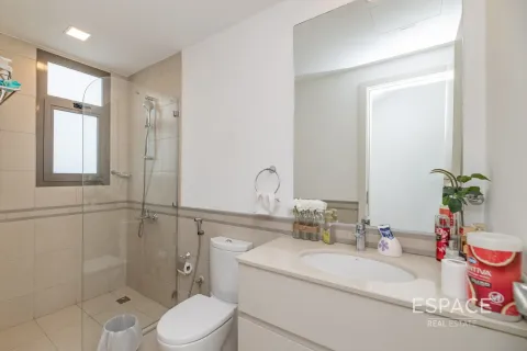 Townhouse in Dubai 4 bedrooms, 225 sq.m. № 71107 - photo 12