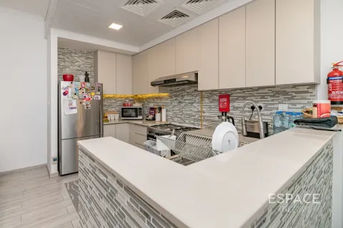 Townhouse in Dubai 4 bedrooms, 225 sq.m. № 71107 - photo 20