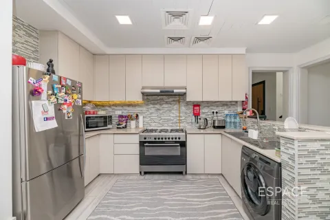 Townhouse in Dubai 4 bedrooms, 225 sq.m. № 71107 - photo 7