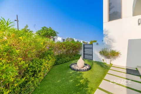 Townhouse in Dubai 4 bedrooms, 225 sq.m. № 71107 - photo 8