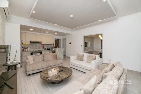 Townhouse in Dubai 4 bedrooms, 225 sq.m. № 71107 - photo 10