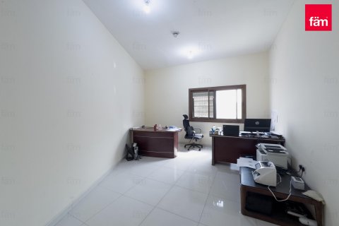 Edificio en Dubai, 4176.4 m², № 59672 - foto 8