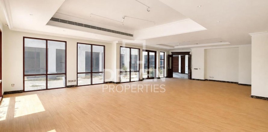 Villa en Signature Villas, Palm Jumeirah, Dubai, 5 dormitorios, 1261.53 m², № 140163