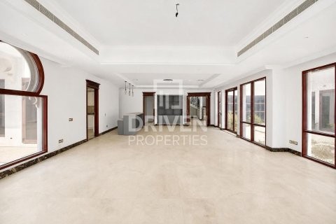 Villa en Signature Villas, Palm Jumeirah, Dubai, 5 dormitorios, 1261.53 m², № 140164 - foto 2