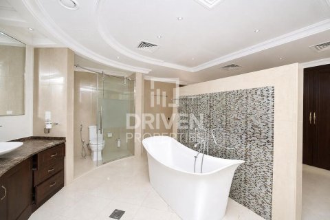 Villa en Signature Villas, Palm Jumeirah, Dubai, 5 dormitorios, 1261.53 m², № 140164 - foto 23