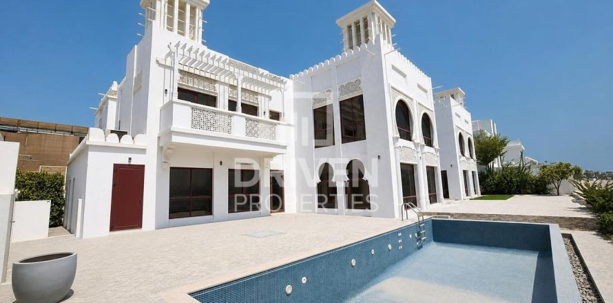 Villa en Signature Villas, Palm Jumeirah, Dubai, 5 dormitorios, 1261.53 m², № 140164