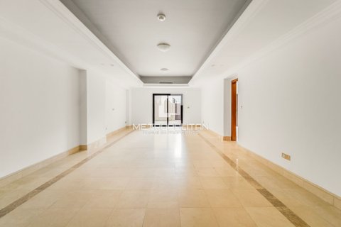 Townhouse in Palm Jumeirah, Dubai 3 bedrooms, 456 sq.m. № 72835 - photo 1