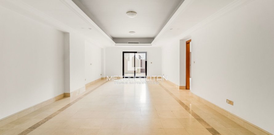 Townhouse in Palm Jumeirah, Dubai 3 bedrooms, 456 sq.m. № 72835