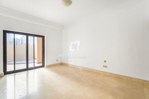 Townhouse in Palm Jumeirah, Dubai 3 bedrooms, 456 sq.m. № 72835 - photo 5