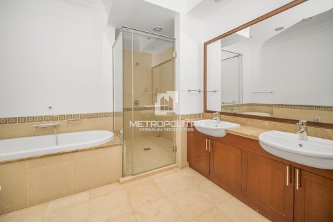 Townhouse in Palm Jumeirah, Dubai 3 bedrooms, 456 sq.m. № 72835 - photo 27