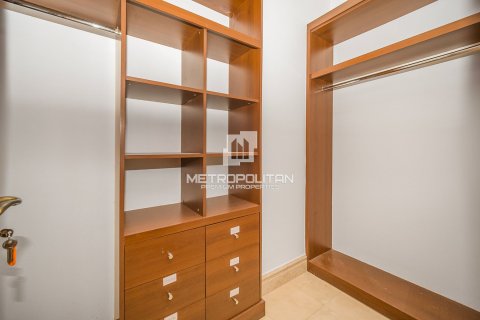 Townhouse in Palm Jumeirah, Dubai 3 bedrooms, 456 sq.m. № 72835 - photo 26