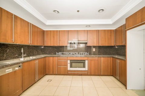 Townhouse in Palm Jumeirah, Dubai 3 bedrooms, 456 sq.m. № 72835 - photo 7