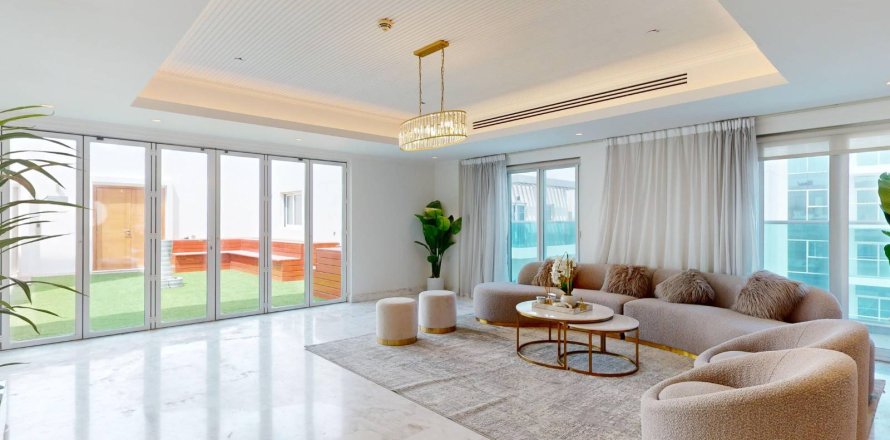 Ático en Al Furjan, Dubai, 4 dormitorios, 655.7 m², № 7236