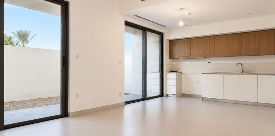 Townhouse in Dubai 4 bedrooms, 216.2 sq.m. № 123728