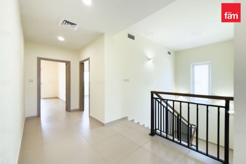 Villa in Dubai 5 bedrooms, 450 sq.m. № 123729 - photo 16