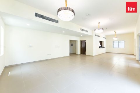 Villa in Dubai 5 bedrooms, 450 sq.m. № 123729 - photo 7