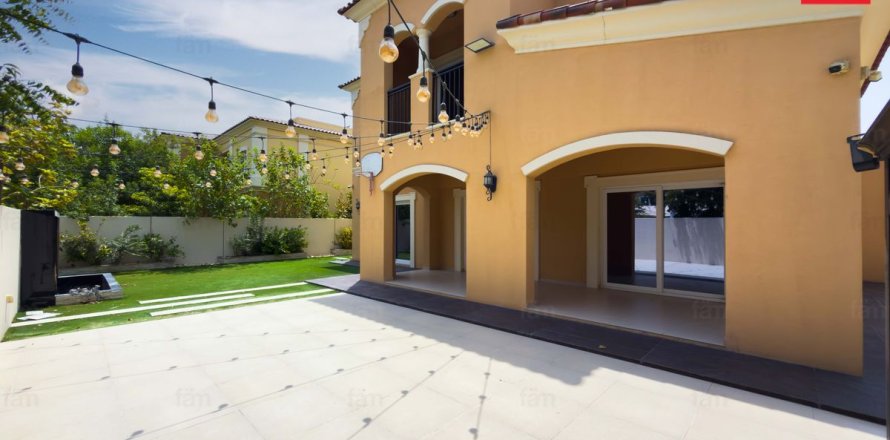 Villa in Dubai 5 bedrooms, 450 sq.m. № 123729