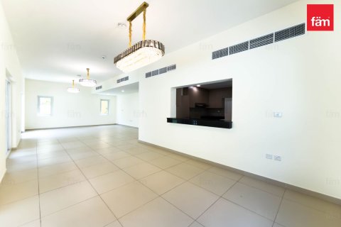 Villa in Dubai 5 bedrooms, 450 sq.m. № 123729 - photo 5