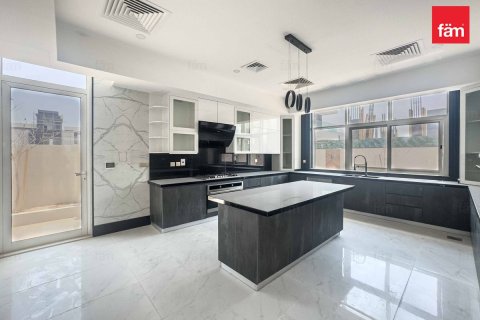 Villa en Dubai, 6 dormitorios, 456.3 m², № 41706 - foto 23