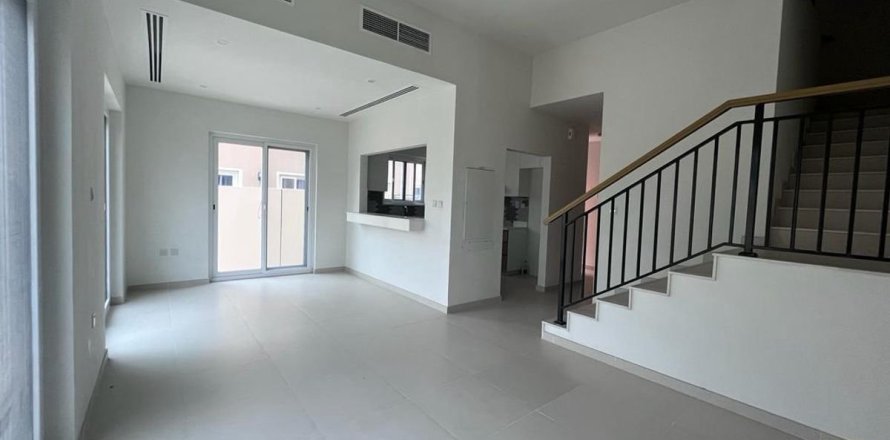 Таунхаус в Дубае, 4 спальни, 244.3м², № 41362
