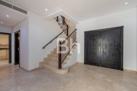 Снять в аренду виллу в Al Furjan, Дубай: 5 спален, 600м², № 22035 - фото 5