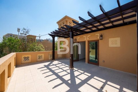 Снять в аренду виллу в Al Furjan, Дубай: 5 спален, 600м², № 22035 - фото 22