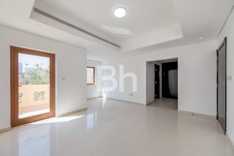 Снять в аренду виллу в Al Furjan, Дубай: 5 спален, 600м², № 22035 - фото 11