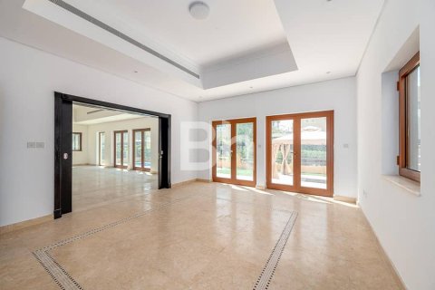 Снять в аренду виллу в Al Furjan, Дубай: 5 спален, 600м², № 22035 - фото 7