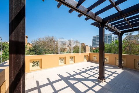 Снять в аренду виллу в Al Furjan, Дубай: 5 спален, 600м², № 22035 - фото 23