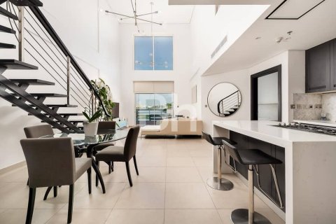 Apartment in Jumeirah Heights, Dubai 2 bedrooms, 197 sq.m. № 22031 - photo 2