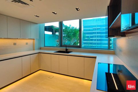 Ático en Dubai, 4 dormitorios, 348.9 m², № 77673 - foto 8