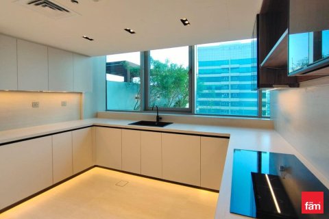 Ático en Dubai, 4 dormitorios, 348.9 m², № 77673 - foto 9