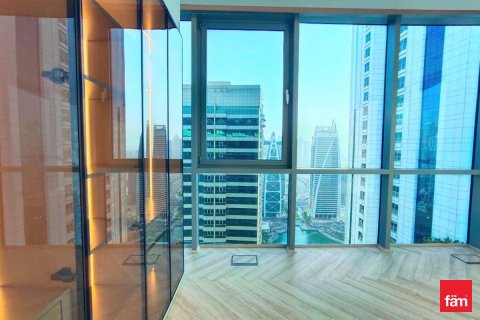 Ático en Dubai, 4 dormitorios, 348.9 m², № 77673 - foto 3